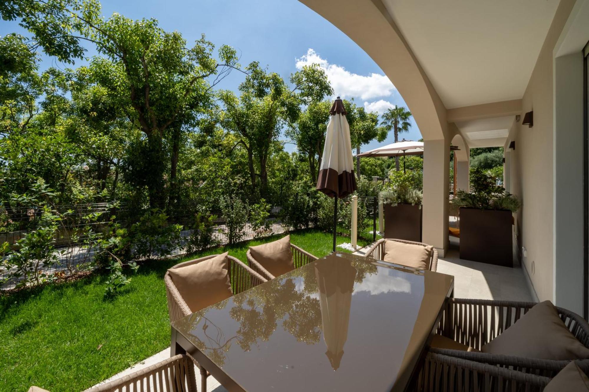 Villa Silvia Apartments San Felice del Benaco Exterior photo