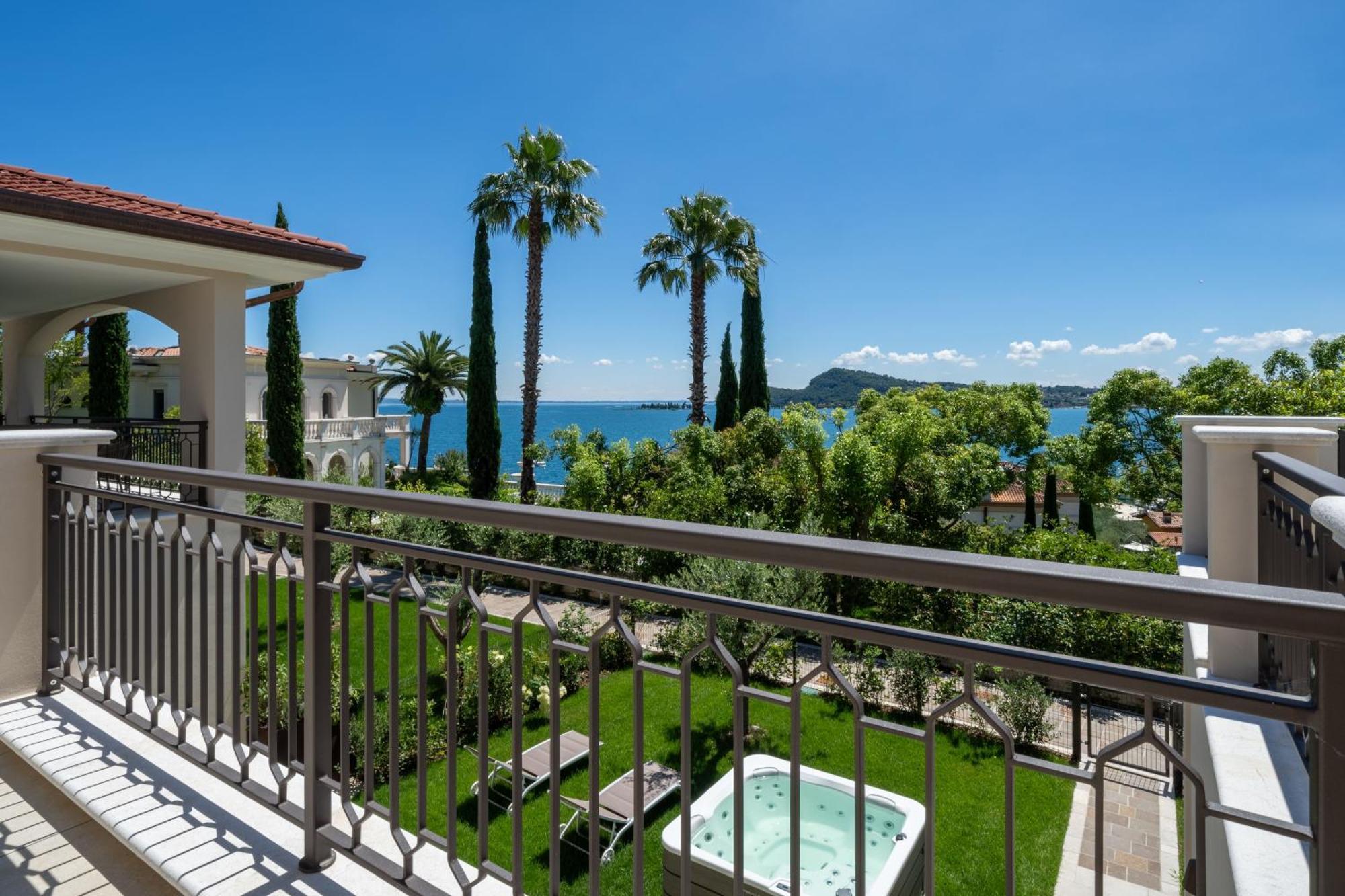 Villa Silvia Apartments San Felice del Benaco Exterior photo